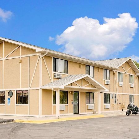 Super 8 By Wyndham Long Prairie Motel Exterior foto